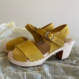 NIB Lotta from Stockholm yellow clog heels